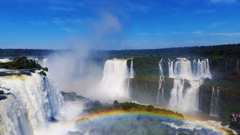 The day I danced with butterflies. What to see in Iguazú Falls.