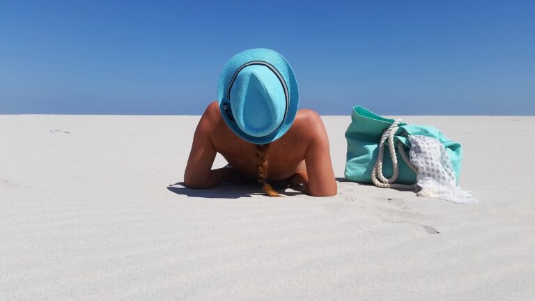 Pan de Azúcar. White- sand heaven in the middle of Atacama.