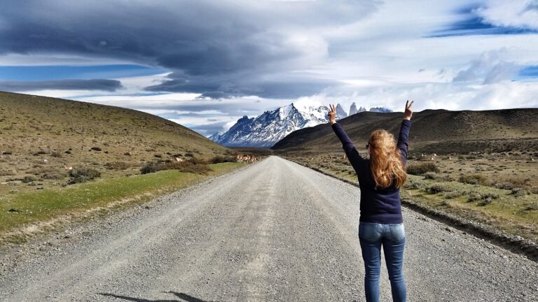 12 tips to pack light for long hikes