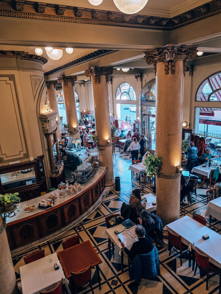 best traditional coffee shops in Buenos Aires