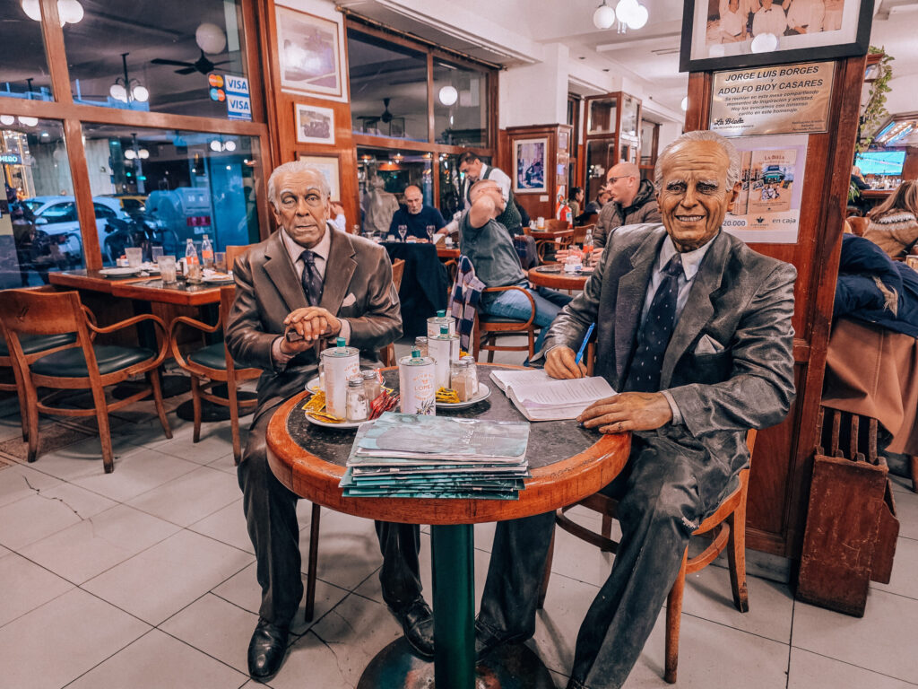 best traditional coffee shops in Buenos Aires