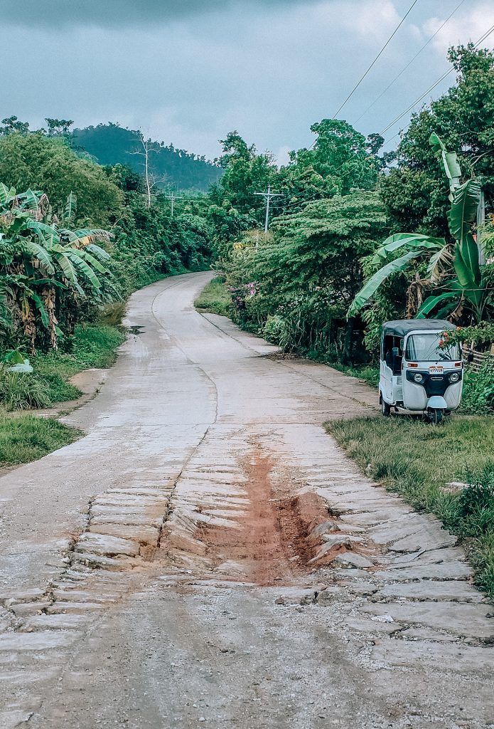 driving in palawan