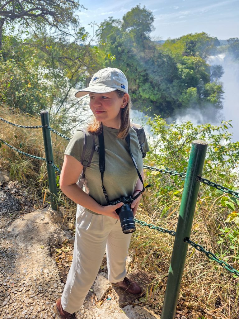which side of victoria falls is better
