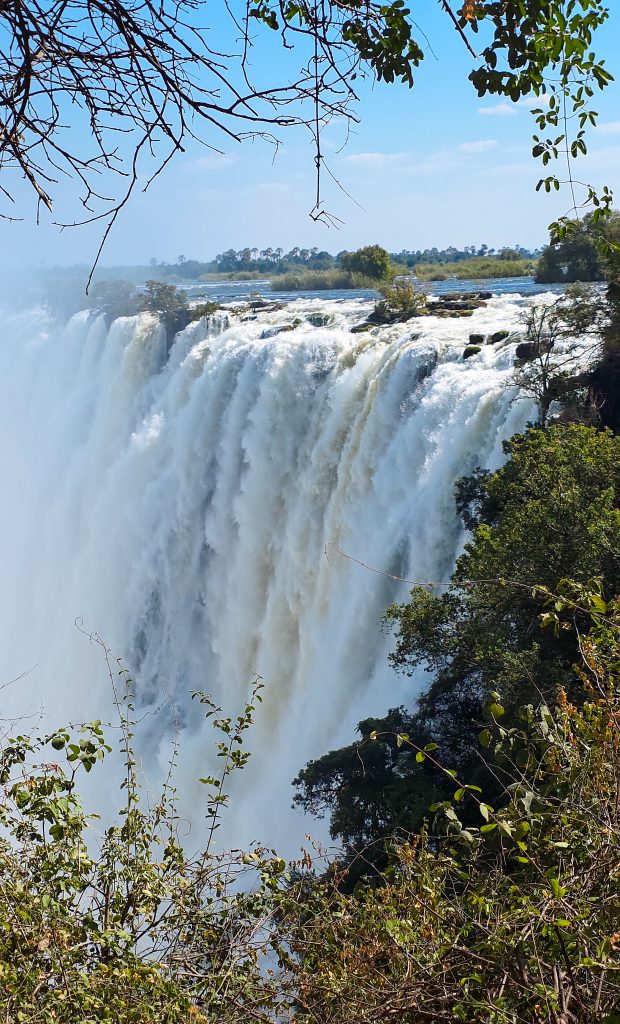 which side of victoria falls is better
