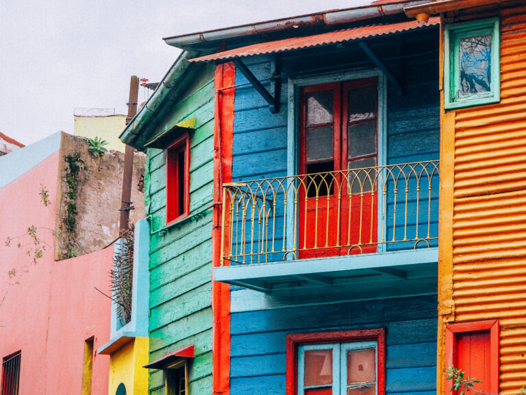 Colours and Tango: a quick guide to La Boca in Buenos Aires.