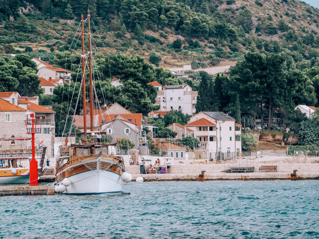 day trip to bol from split