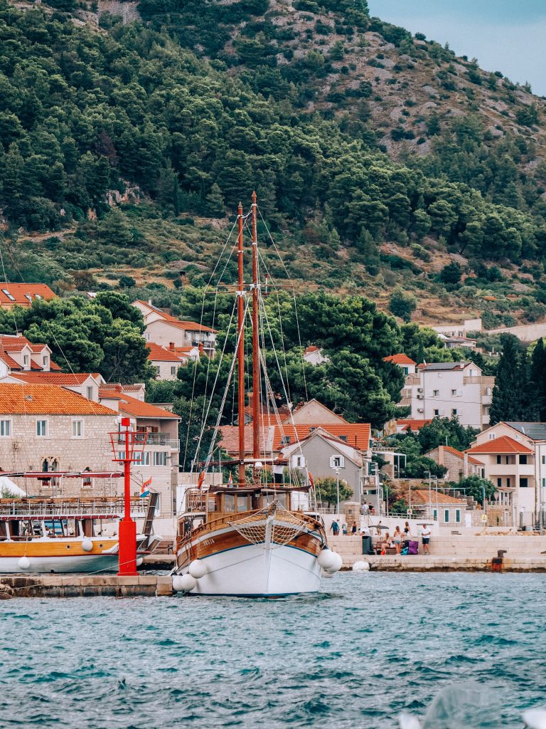 day trip to bol from split