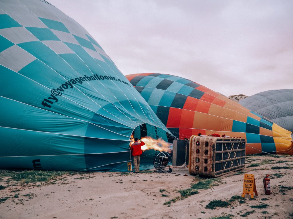inflating balloons to flight over cappadocia